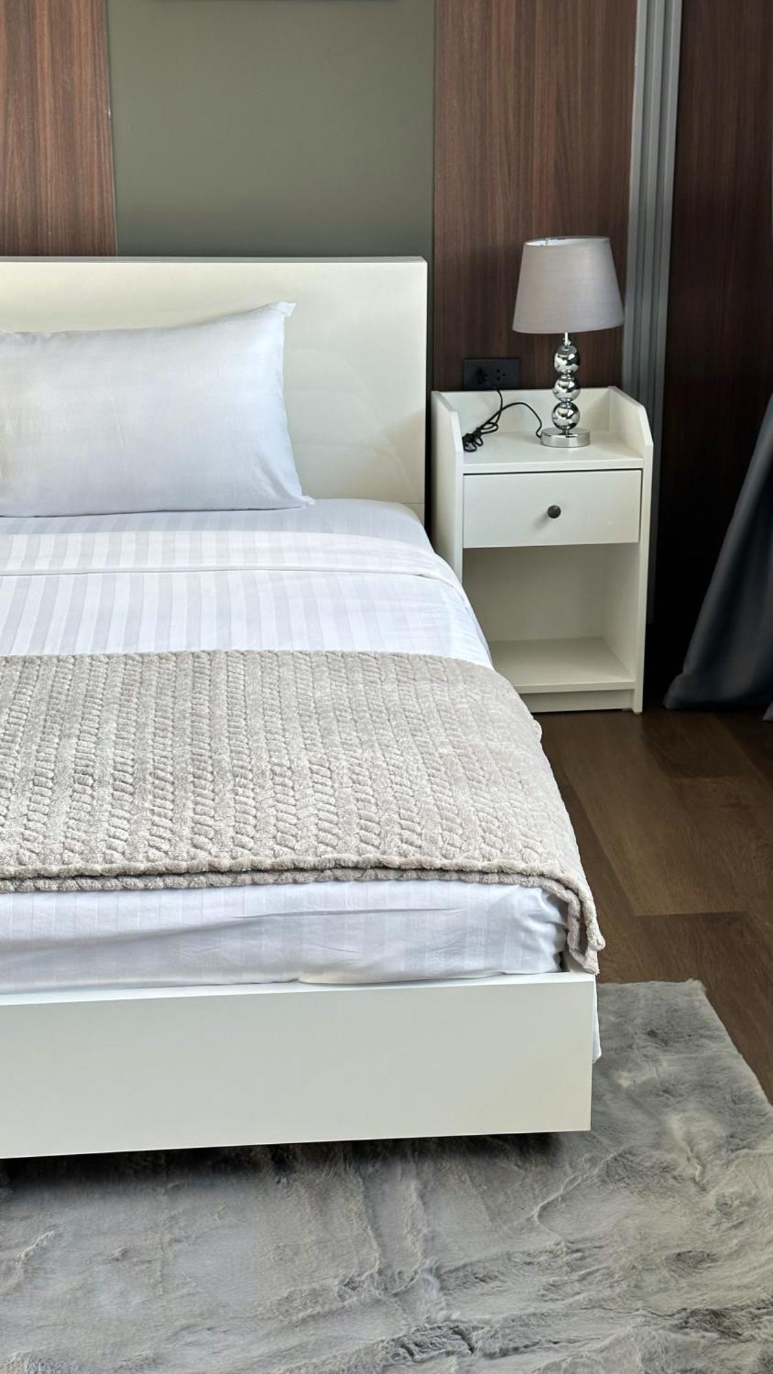 Grand Orlov Apart Hotel Patong Rum bild