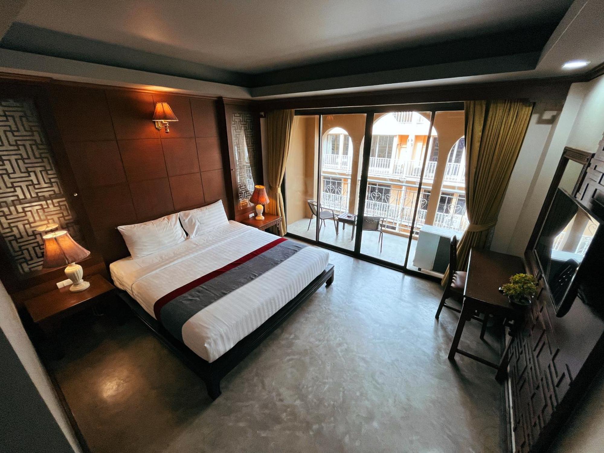 Grand Orlov Apart Hotel Patong Exteriör bild